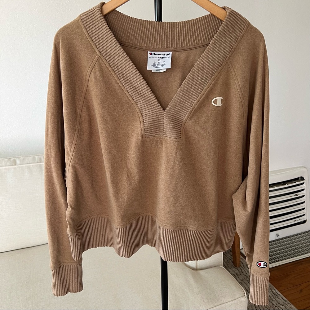 Women’s champion semi cropped long sleeve v neck